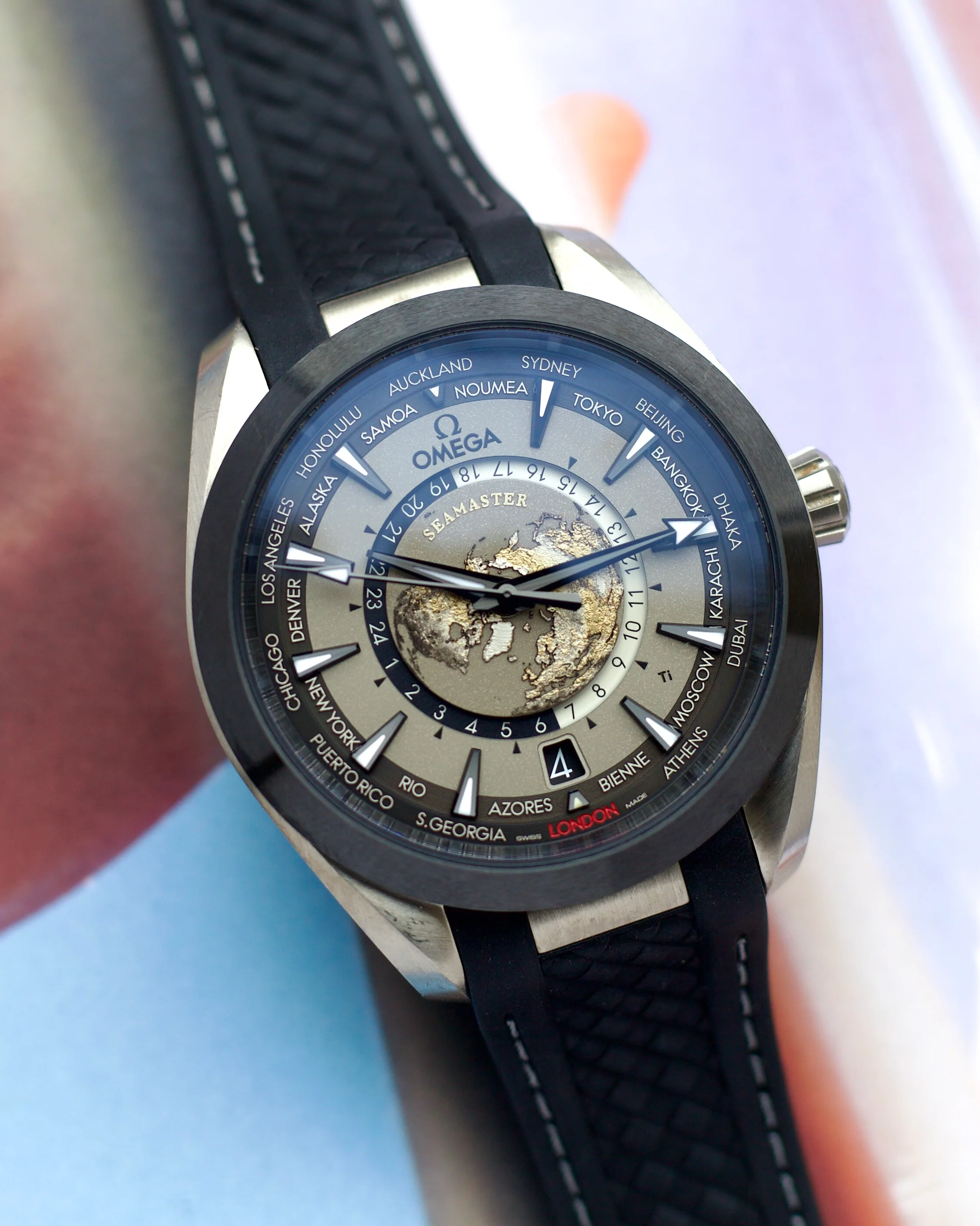 2025 OMEGA Seamaster Aqua Terra 150M Titanium Worldtimer 220.92.43.22.99.001 43mm