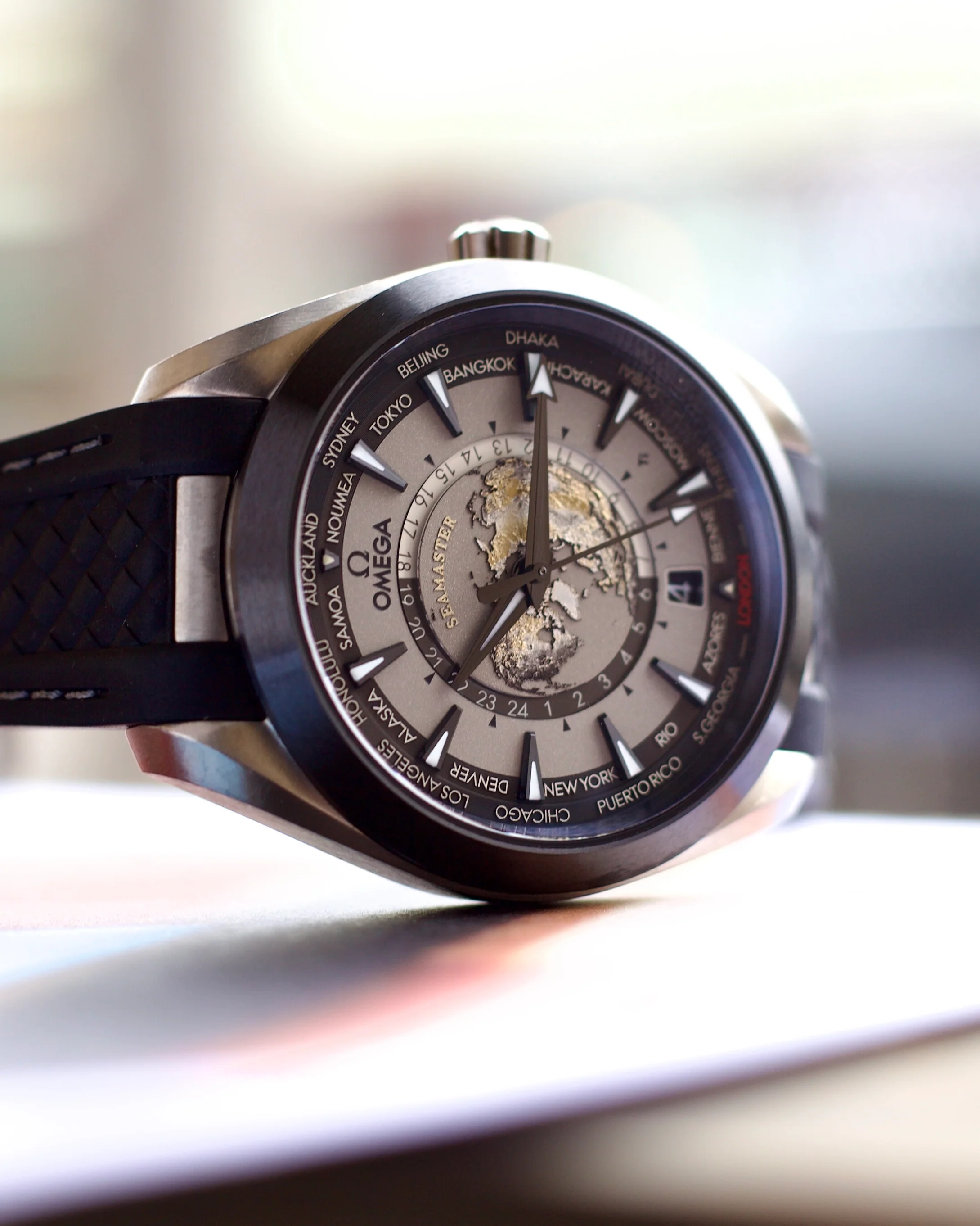 2025 OMEGA Seamaster Aqua Terra 150M Titanium Worldtimer 220.92.43.22.99.001 43mm - Image 6