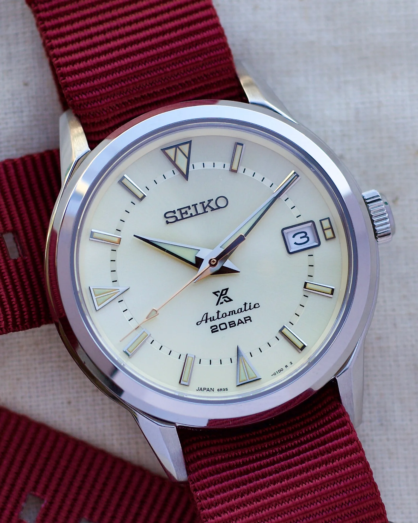 2022 Seiko Alpinist SPB241