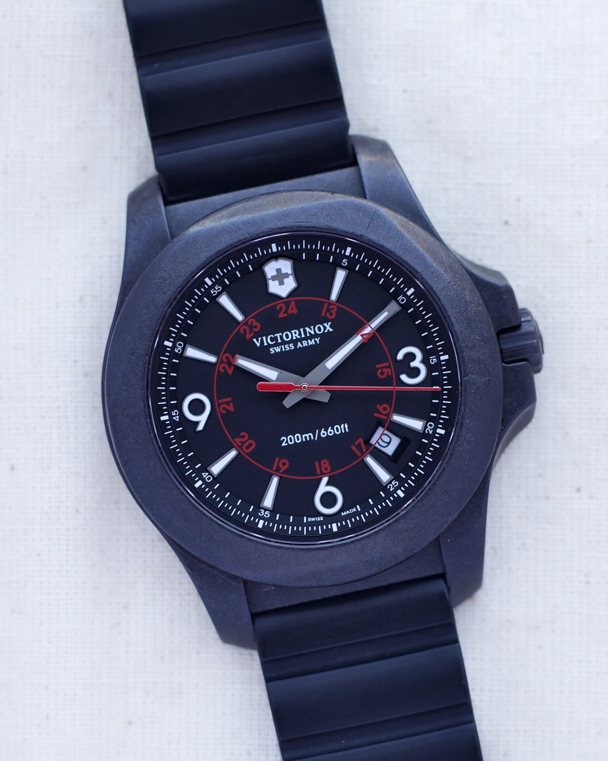 Victorinox INOX Carbon Quartz 241777 43mm