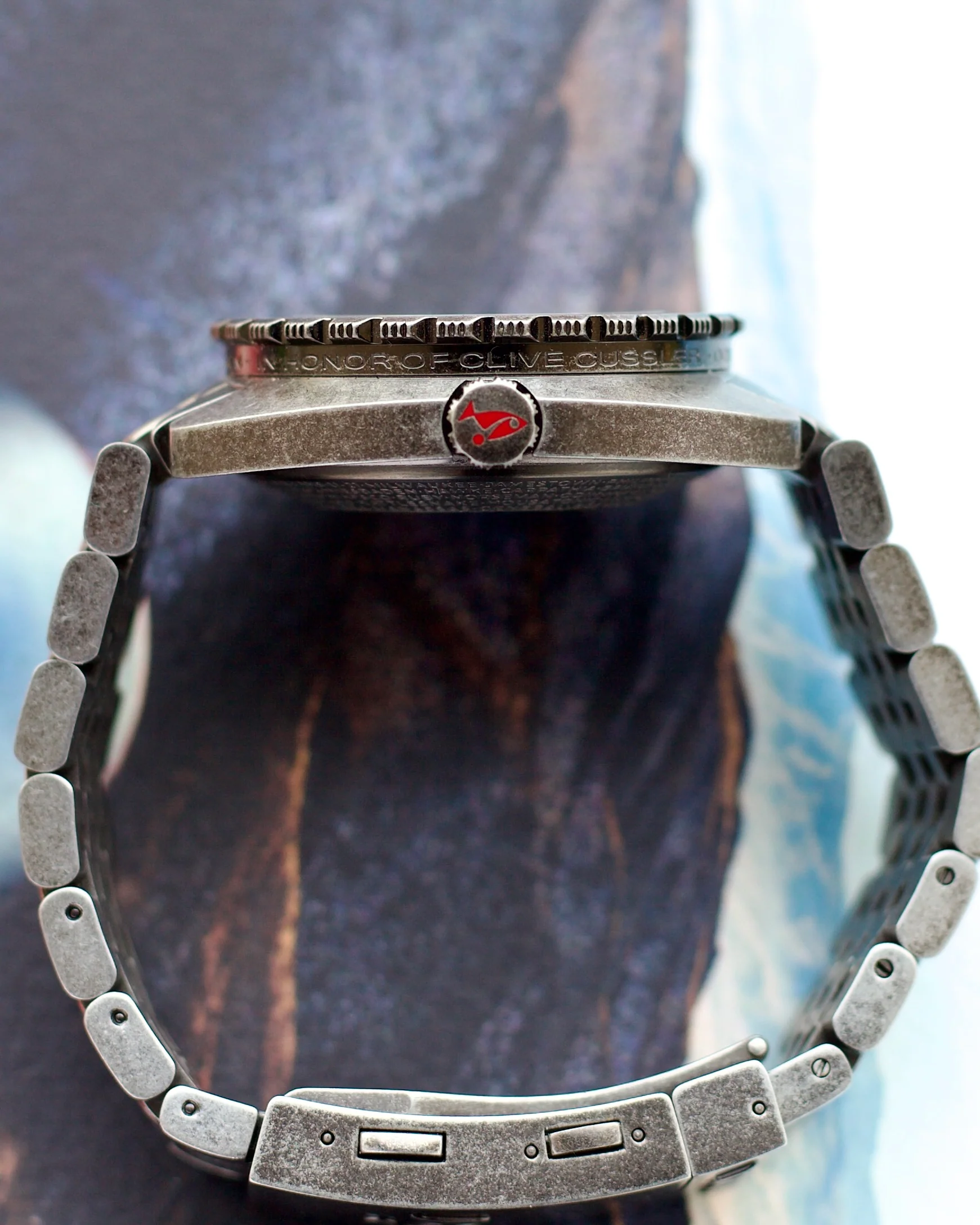 2024 DOXA SUB 300T Clive Cussler 840.80.031.15 42.5mm - Image 3