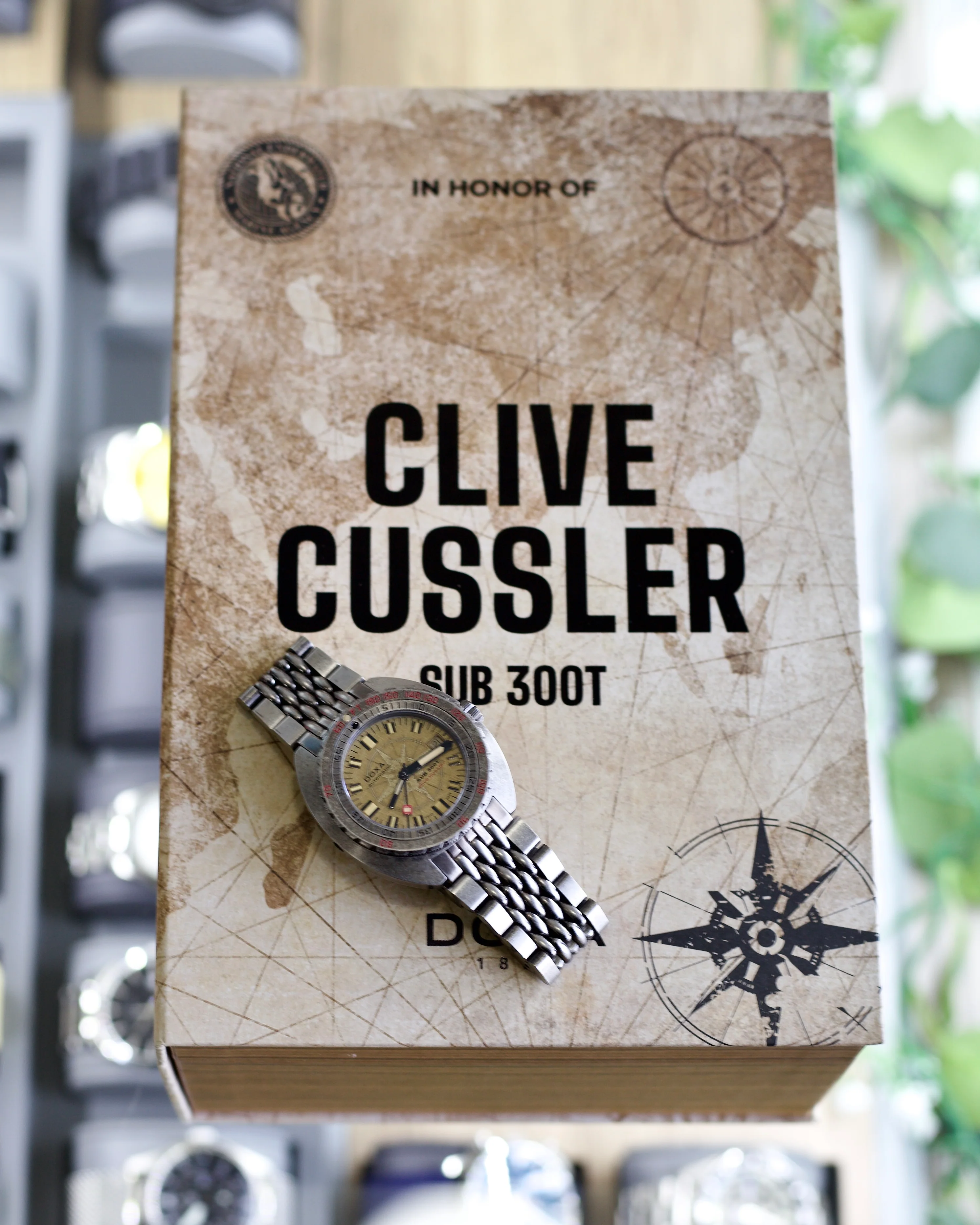 2024 DOXA SUB 300T Clive Cussler 840.80.031.15 42.5mm - Image 8