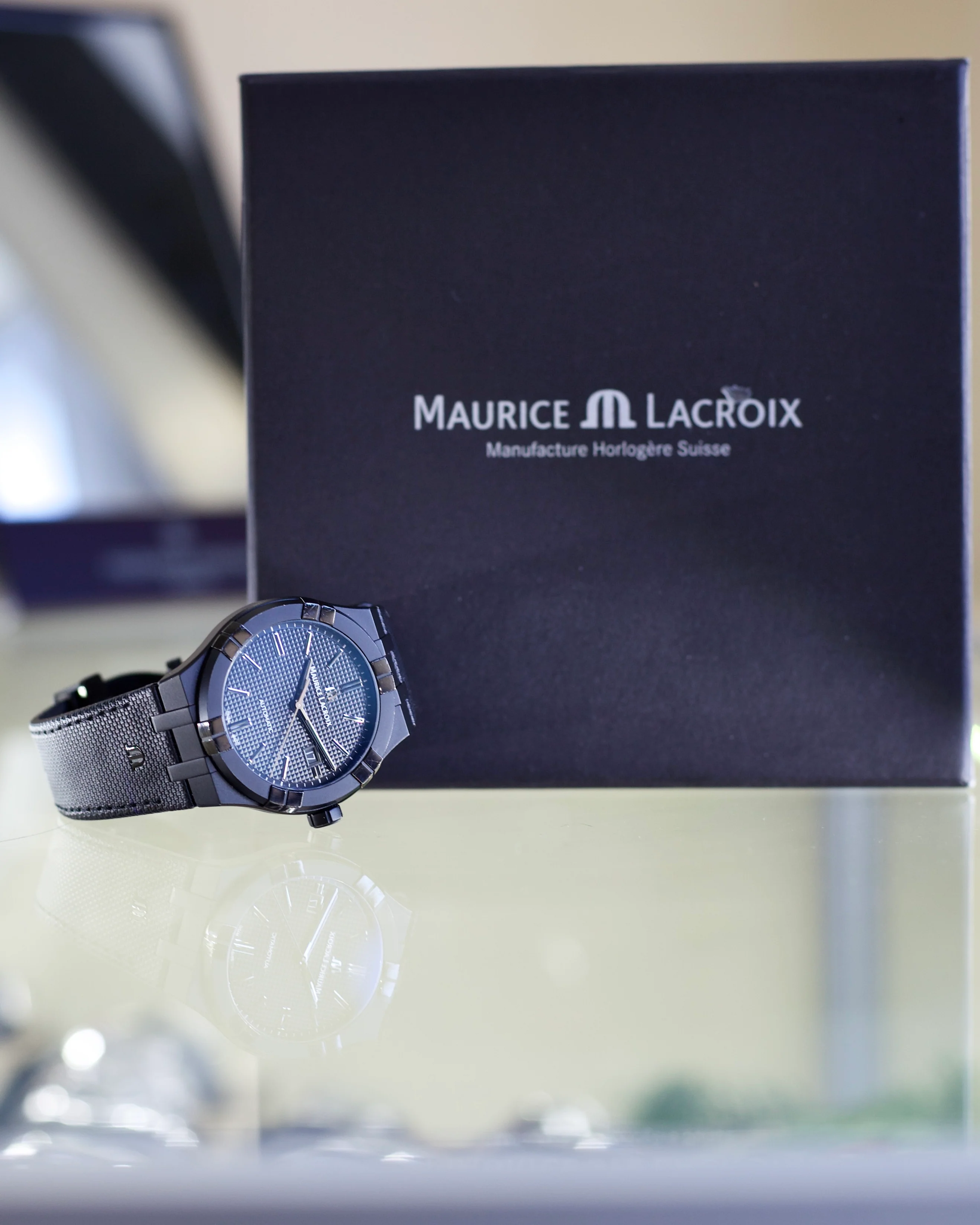 2024 Maurice Lacroix AIKON AUTOMATIC DATE AI6008-PVB01-330-1 42MM - Image 6