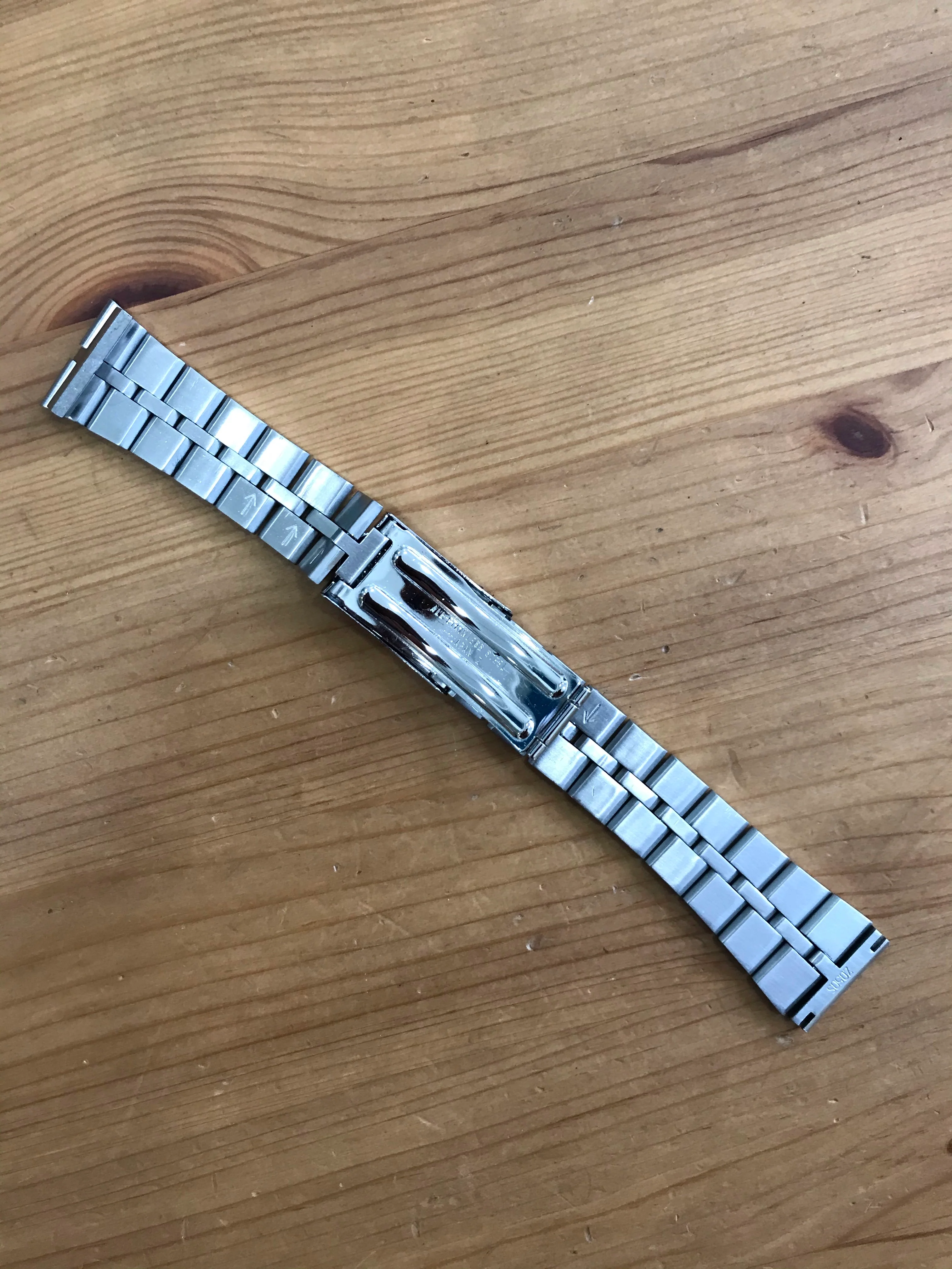 OEM Seiko Fishbone Bracelet Z050S - Image 3