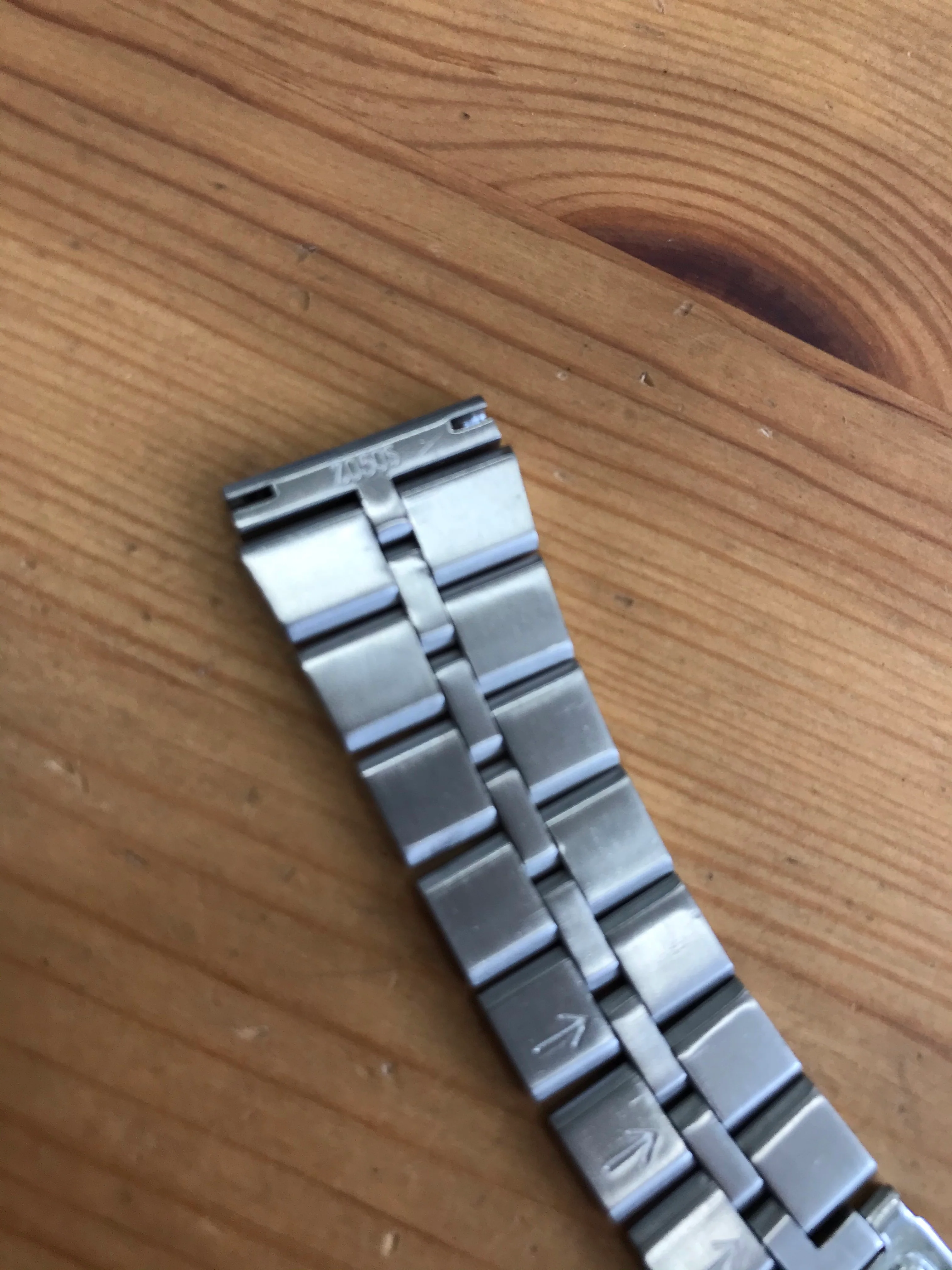 OEM Seiko Fishbone Bracelet Z050S - Image 6