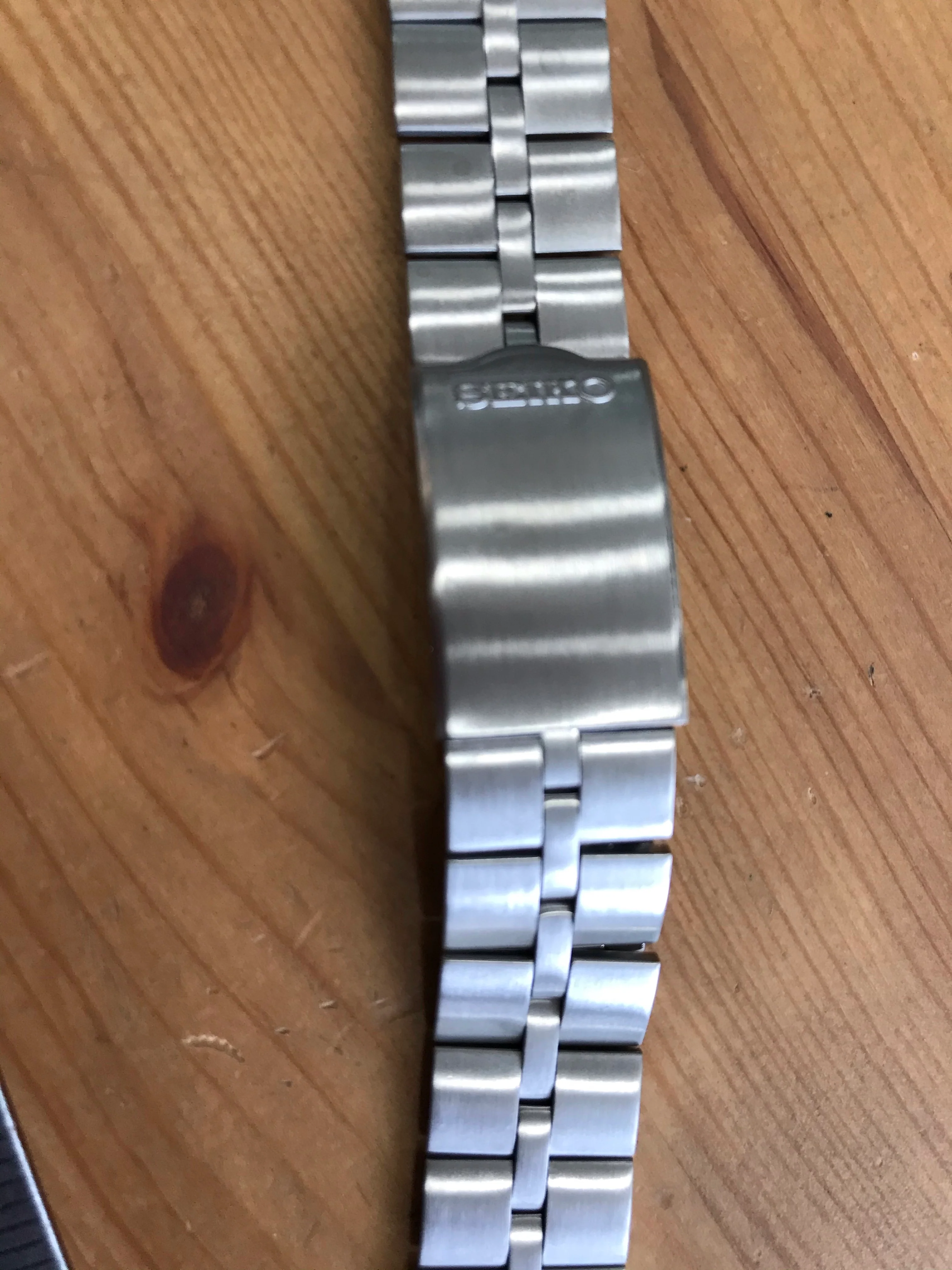 OEM Seiko Fishbone Bracelet Z050S - Image 8
