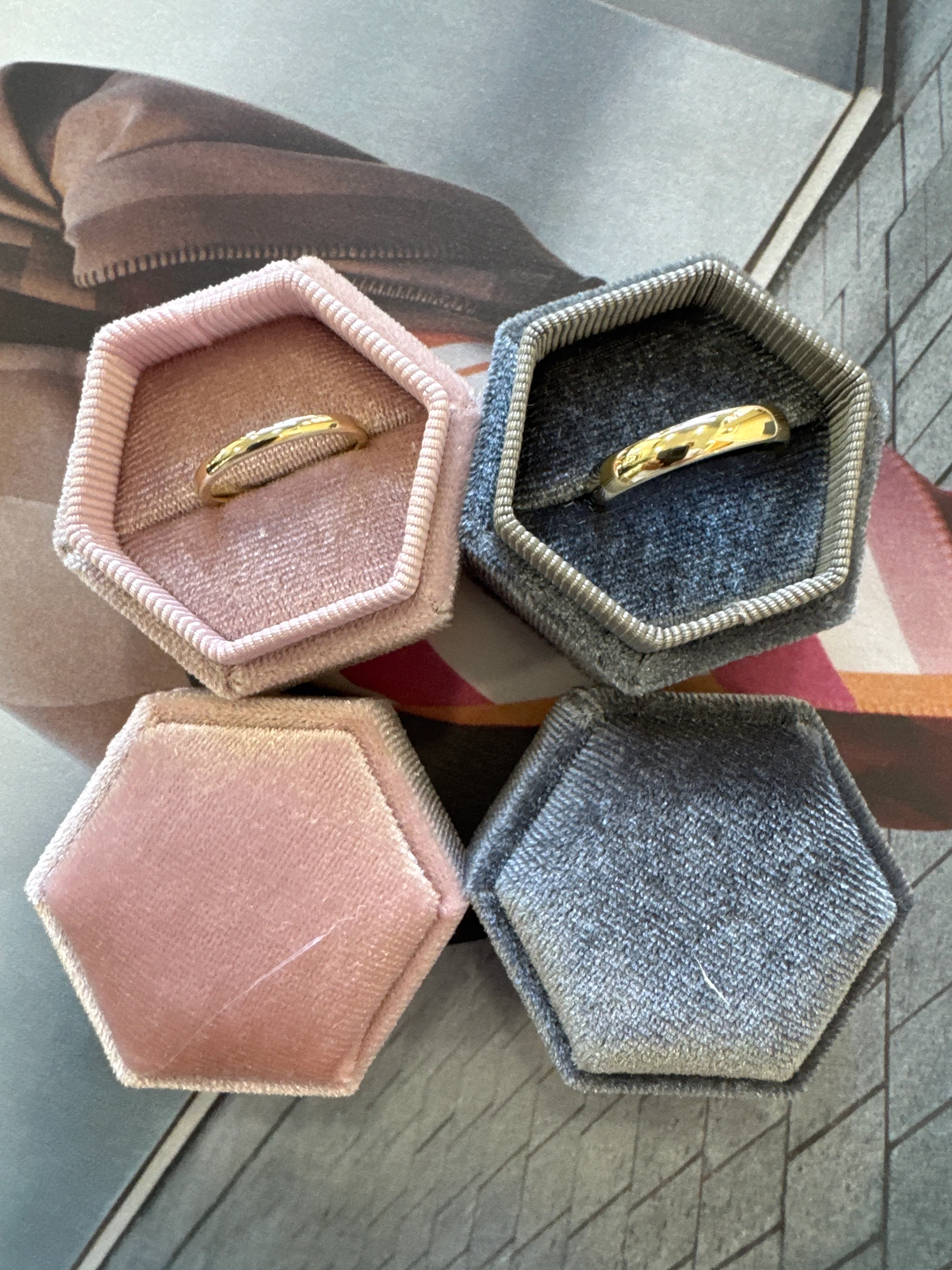 2 Wedding rings in 14k yellow Gold